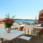 Aero Hotel 3*