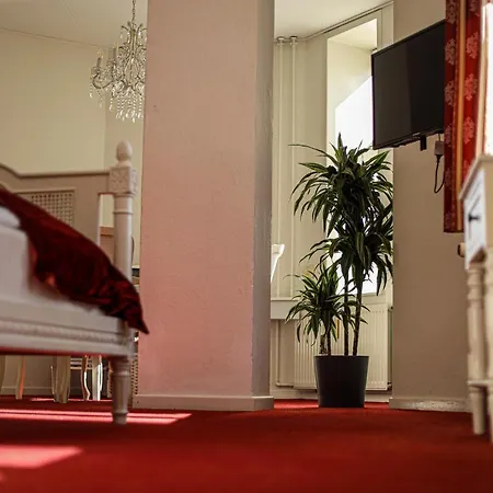 Aero Hotel 3*
