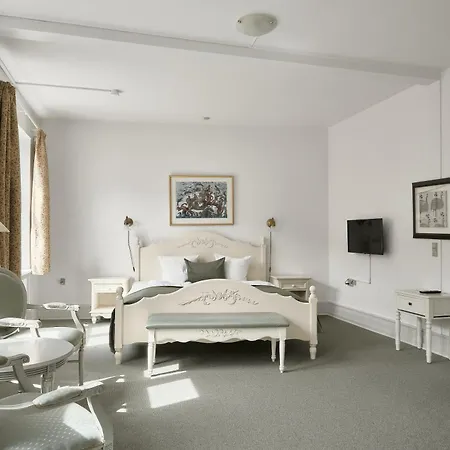 Aero Hotel 3*