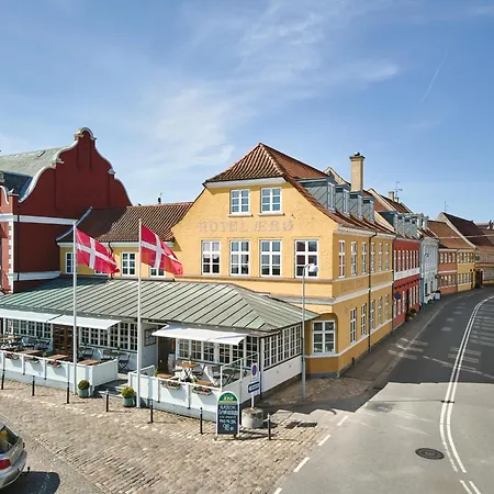 Aero Hotel